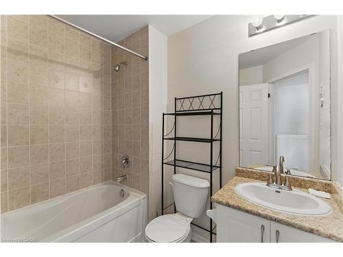 9 Lynch Crescent, Binbrook, ON - Indoor Photo Showing Bathroom