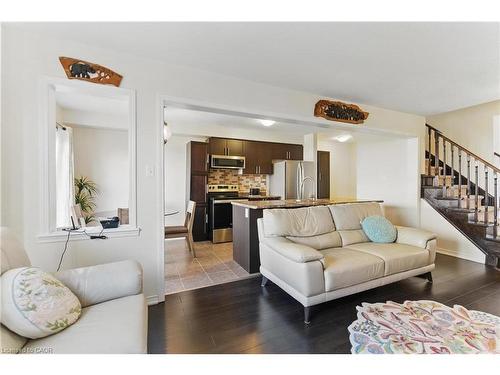 9 Lynch Crescent, Binbrook, ON - Indoor Photo Showing Living Room