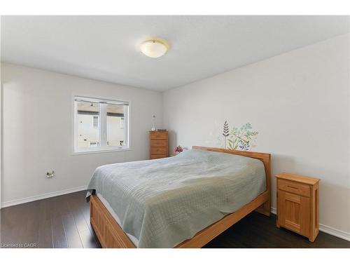 9 Lynch Crescent, Binbrook, ON - Indoor Photo Showing Bedroom