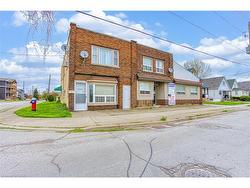4727-4729 Ferguson Street  Niagara Falls, ON L2E 2Z4