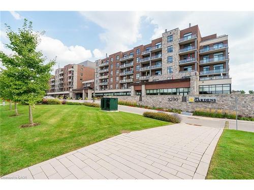 206-3290 New Street, Burlington, ON - Outdoor With Facade