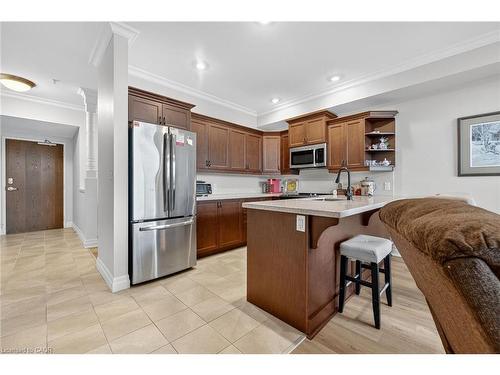 206-3290 New Street, Burlington, ON - Indoor Photo Showing Kitchen