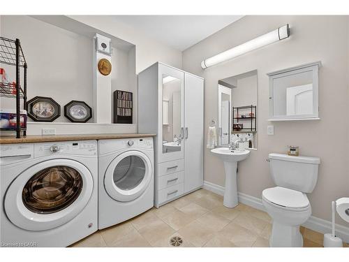 206-3290 New Street, Burlington, ON - Indoor Photo Showing Laundry Room