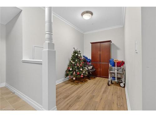 206-3290 New Street, Burlington, ON - Indoor Photo Showing Other Room