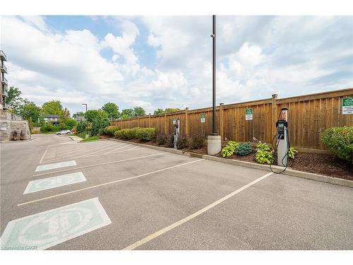 206-3290 New Street, Burlington, ON - Outdoor