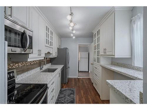 5 Dalhousie Avenue, Hamilton, ON - Indoor Photo Showing Kitchen
