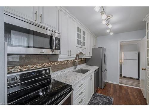 5 Dalhousie Avenue, Hamilton, ON - Indoor Photo Showing Kitchen