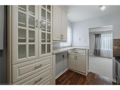 5 Dalhousie Avenue, Hamilton, ON - Indoor Photo Showing Kitchen