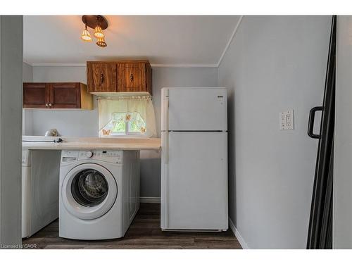 5 Dalhousie Avenue, Hamilton, ON - Indoor Photo Showing Laundry Room