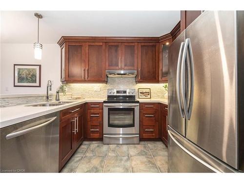 1423 Ravensmoor Crescent, Mississauga, ON - Indoor Photo Showing Kitchen With Double Sink