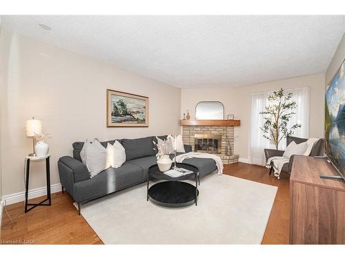1423 Ravensmoor Crescent, Mississauga, ON - Indoor Photo Showing Living Room With Fireplace