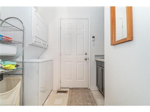 1423 Ravensmoor Crescent, Mississauga, ON - Indoor Photo Showing Laundry Room