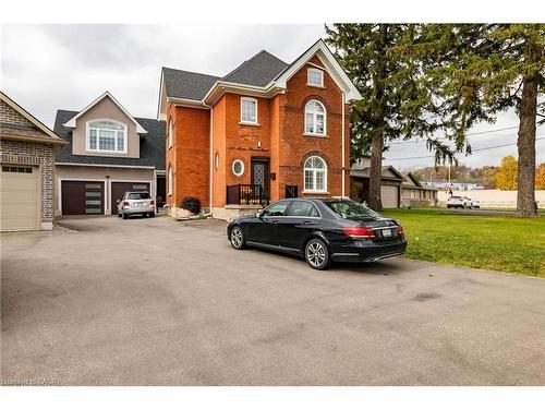 169 Mount Pleasant Street  Brantford, ON N3T 1T6