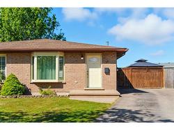 30 Rainbow Court  Welland, ON L3C 6R4