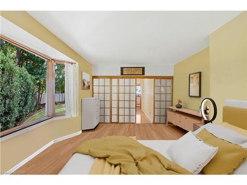 94 Highway 8, Flamborough, ON - Indoor Photo Showing Bedroom
