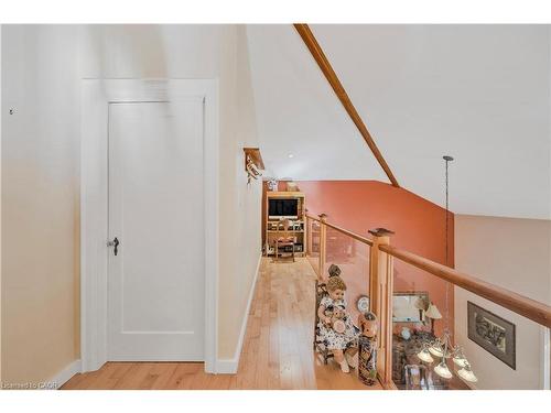 94 Highway 8, Flamborough, ON - Indoor Photo Showing Other Room