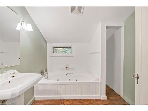 94 Highway 8, Flamborough, ON - Indoor Photo Showing Bathroom