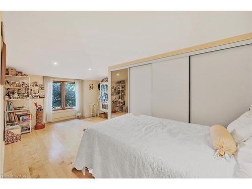 94 Highway 8, Flamborough, ON - Indoor Photo Showing Bedroom