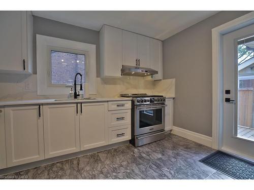 48 Pearl Street N, Hamilton, ON - Indoor Photo Showing Kitchen