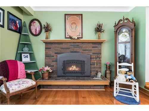 54 Valley Road, St. Catharines, ON - Indoor Photo Showing Living Room With Fireplace