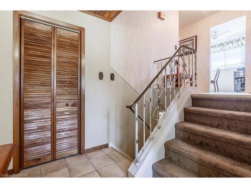 23 Fonthill Road, Hamilton, ON - Indoor Photo Showing Other Room