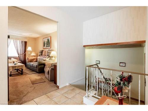 23 Fonthill Road, Hamilton, ON - Indoor Photo Showing Other Room