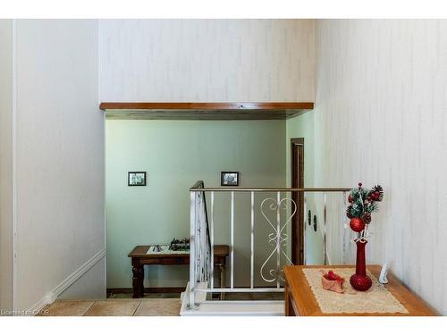 23 Fonthill Road, Hamilton, ON - Indoor Photo Showing Other Room