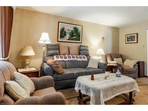 23 Fonthill Road, Hamilton, ON - Indoor Photo Showing Living Room