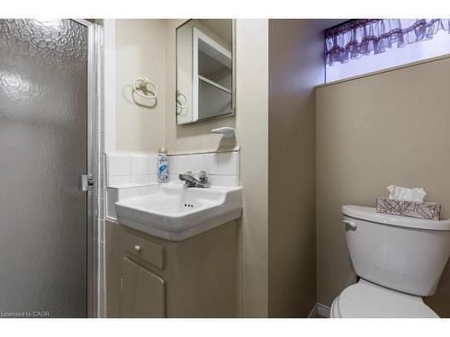 23 Fonthill Road, Hamilton, ON - Indoor Photo Showing Bathroom