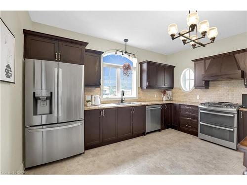 3238 Charleston Drive, Ridgeway, ON - Indoor Photo Showing Kitchen With Double Sink
