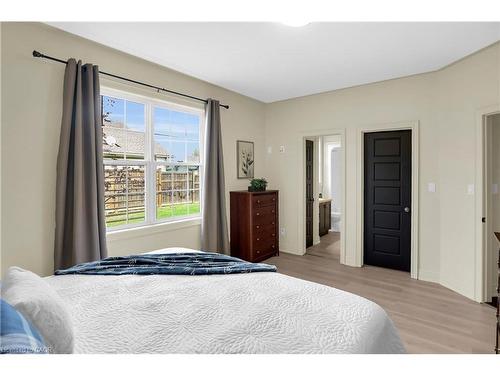 3238 Charleston Drive, Ridgeway, ON - Indoor Photo Showing Bedroom