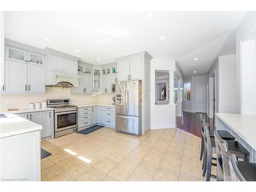 17 Charger Lane, Brampton, ON - Indoor Photo Showing Kitchen With Upgraded Kitchen