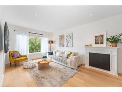 2431 Padstow Crescent  Mississauga, ON L5J 2G2