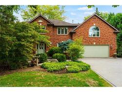 373 Brookview Court  Ancaster, ON L9G 4E6