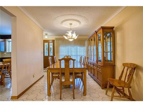 633 Rosseau Road, Hamilton, ON - Indoor Photo Showing Dining Room
