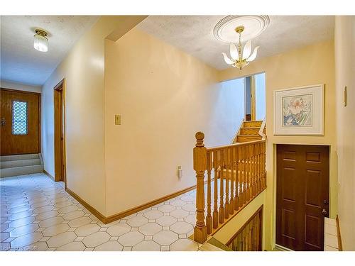 633 Rosseau Road, Hamilton, ON - Indoor Photo Showing Other Room