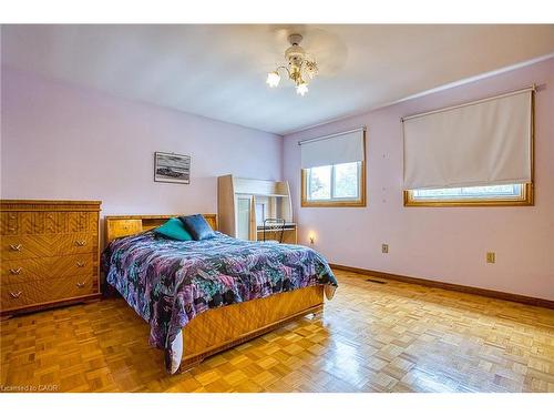 633 Rosseau Road, Hamilton, ON - Indoor Photo Showing Bedroom
