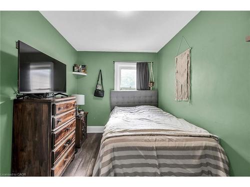 244 Cope Street, Hamilton, ON - Indoor Photo Showing Bedroom