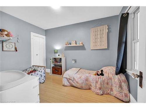 244 Cope Street, Hamilton, ON - Indoor Photo Showing Bedroom