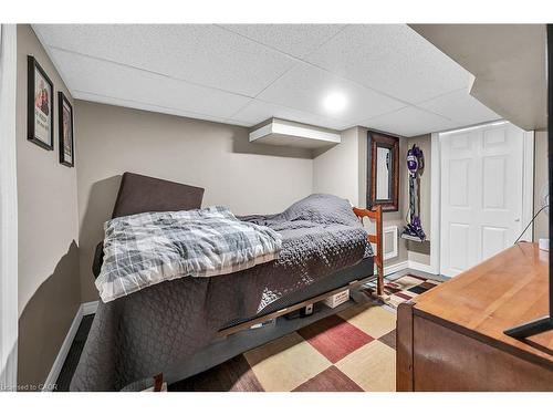 244 Cope Street, Hamilton, ON - Indoor Photo Showing Bedroom
