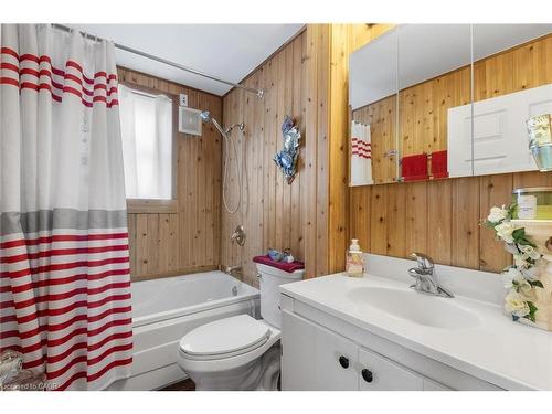 11011 Guelph Line, Milton, ON - Indoor Photo Showing Bathroom