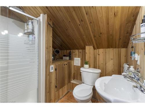 11011 Guelph Line, Milton, ON - Indoor Photo Showing Bathroom