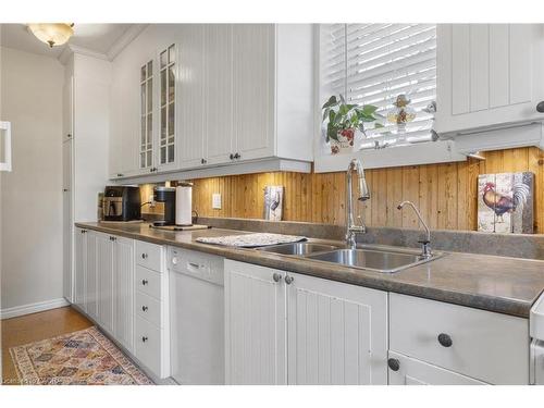 11011 Guelph Line, Milton, ON - Indoor Photo Showing Kitchen With Double Sink