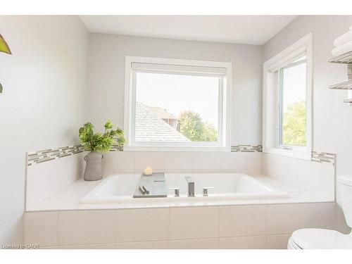19 Tremaine Drive, Kitchener, ON - Indoor Photo Showing Bathroom