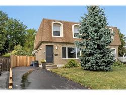 18 Berwick Place  Kitchener, ON N2A 2R7