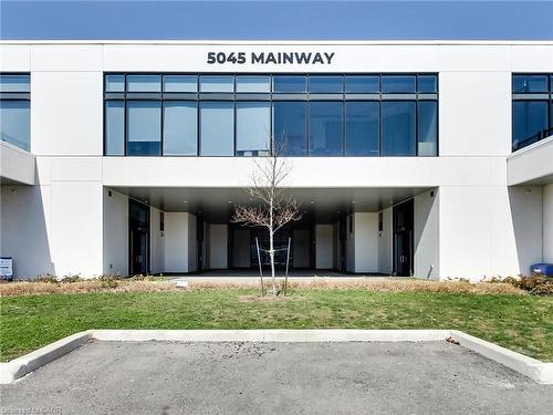 5045 Mainway Boulevard, Burlington, ON 