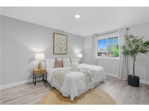 278 Purnell Place, Burlington, ON - Indoor Photo Showing Bedroom