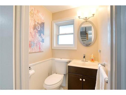 135 Eastforest Trail, Kitchener, ON - Indoor Photo Showing Bathroom