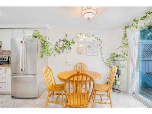 135 Eastforest Trail, Kitchener, ON - Indoor Photo Showing Dining Room