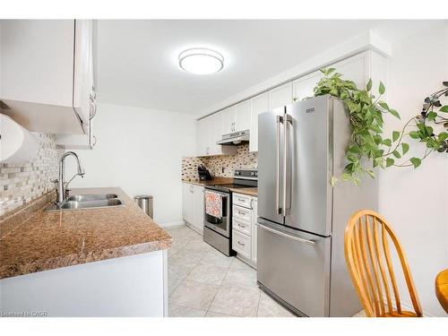 135 Eastforest Trail, Kitchener, ON - Indoor Photo Showing Kitchen With Double Sink